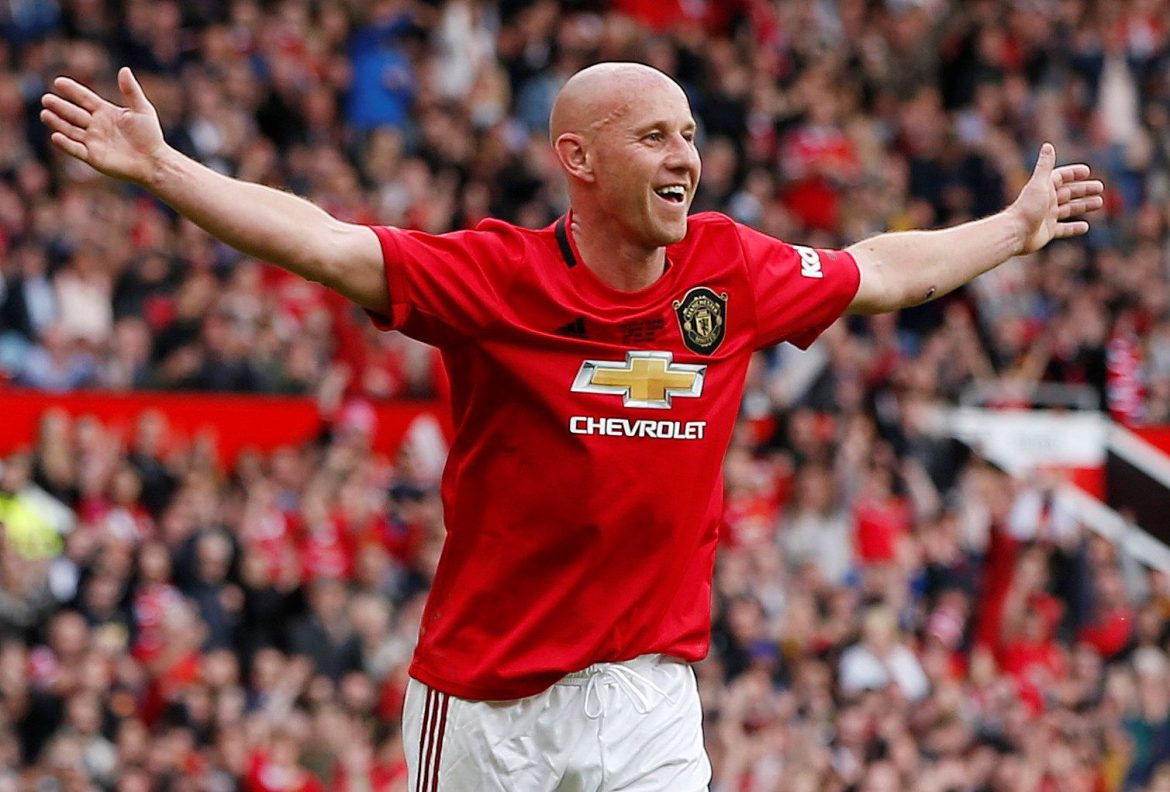 Nicky Butt claims Man Utd have a "top player" who Amorim hasn't "respected"