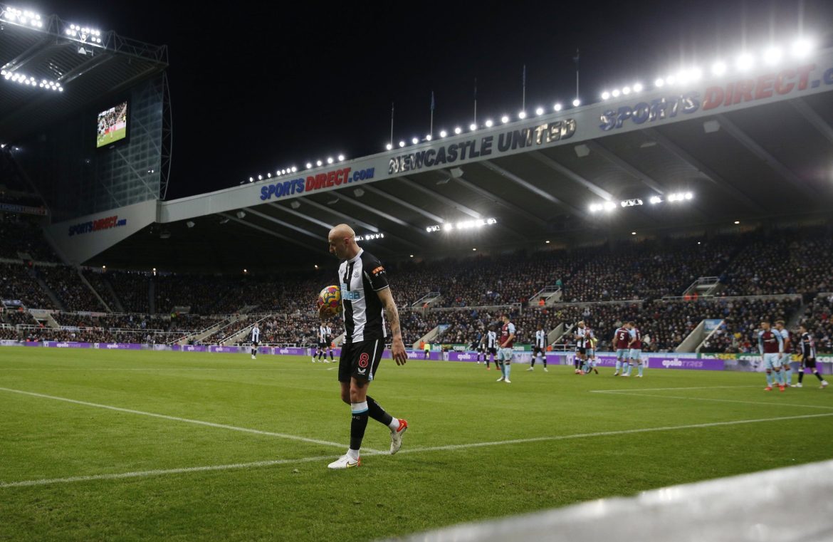 NUFC remove Sports Direct signs