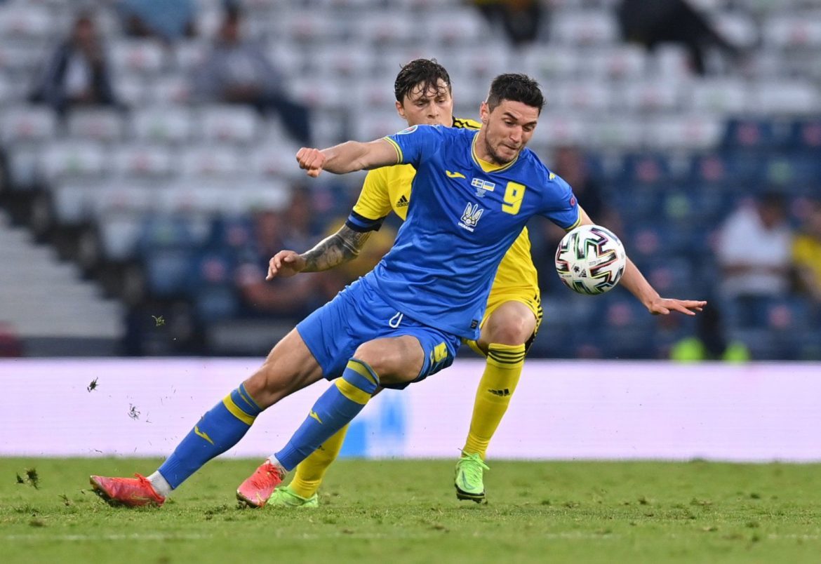 Journalist makes West Ham claim on Yaremchuk